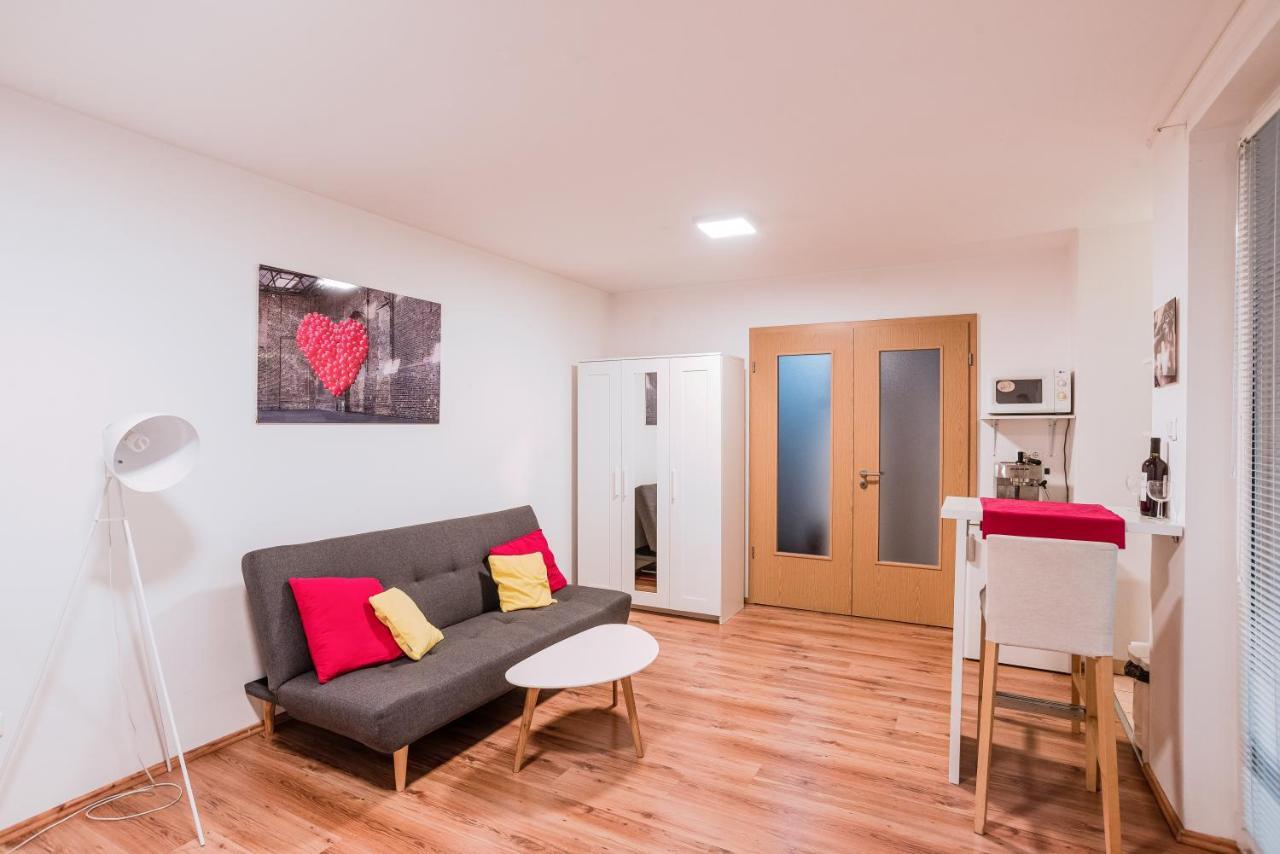 Central Studio Boulevard Boedapest Buitenkant foto